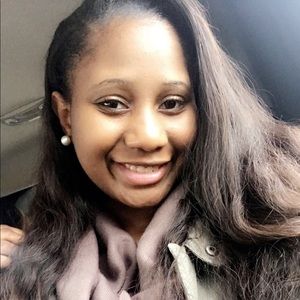 Meet your Posher, Alexis